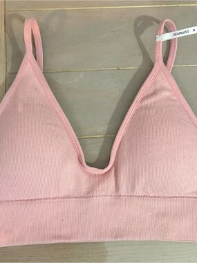 Aeropostale Buttery Soft Light Pink Ribbed Seamless Bralette. S